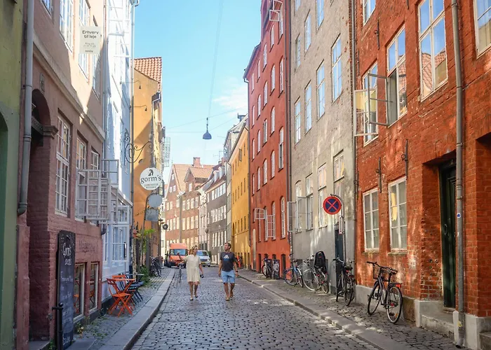 Leaves 4 - Precious 2-Bdr Apt In Central Copenhagen